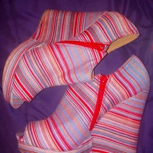 Retro Qupid denim wedges!